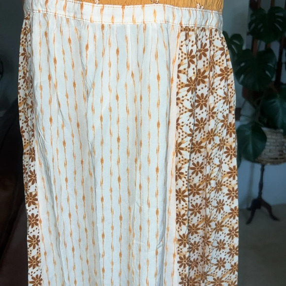 Aeropostale Size Medium Tie Back Milk Maid Style Dress Dark Yellow / Cream Tan - Picture 4 of 10